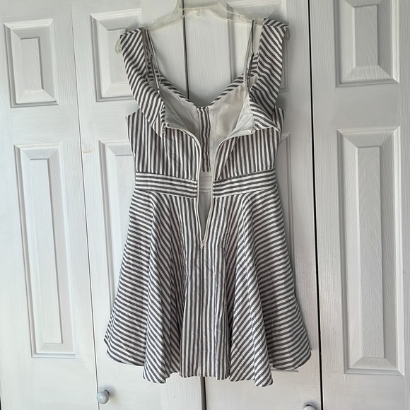 Off the Shoulder Dress - Picture 3 of 3